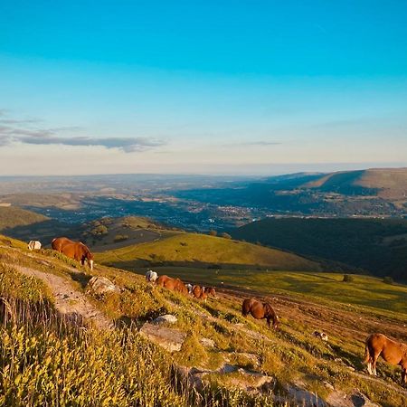 Lamb & Flag Inn Абергейвенні Екстер'єр фото